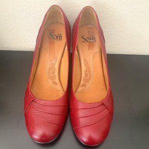 Sofft Women's Size 8 M Burgundy Pump Leather round toe Heels style #1035509